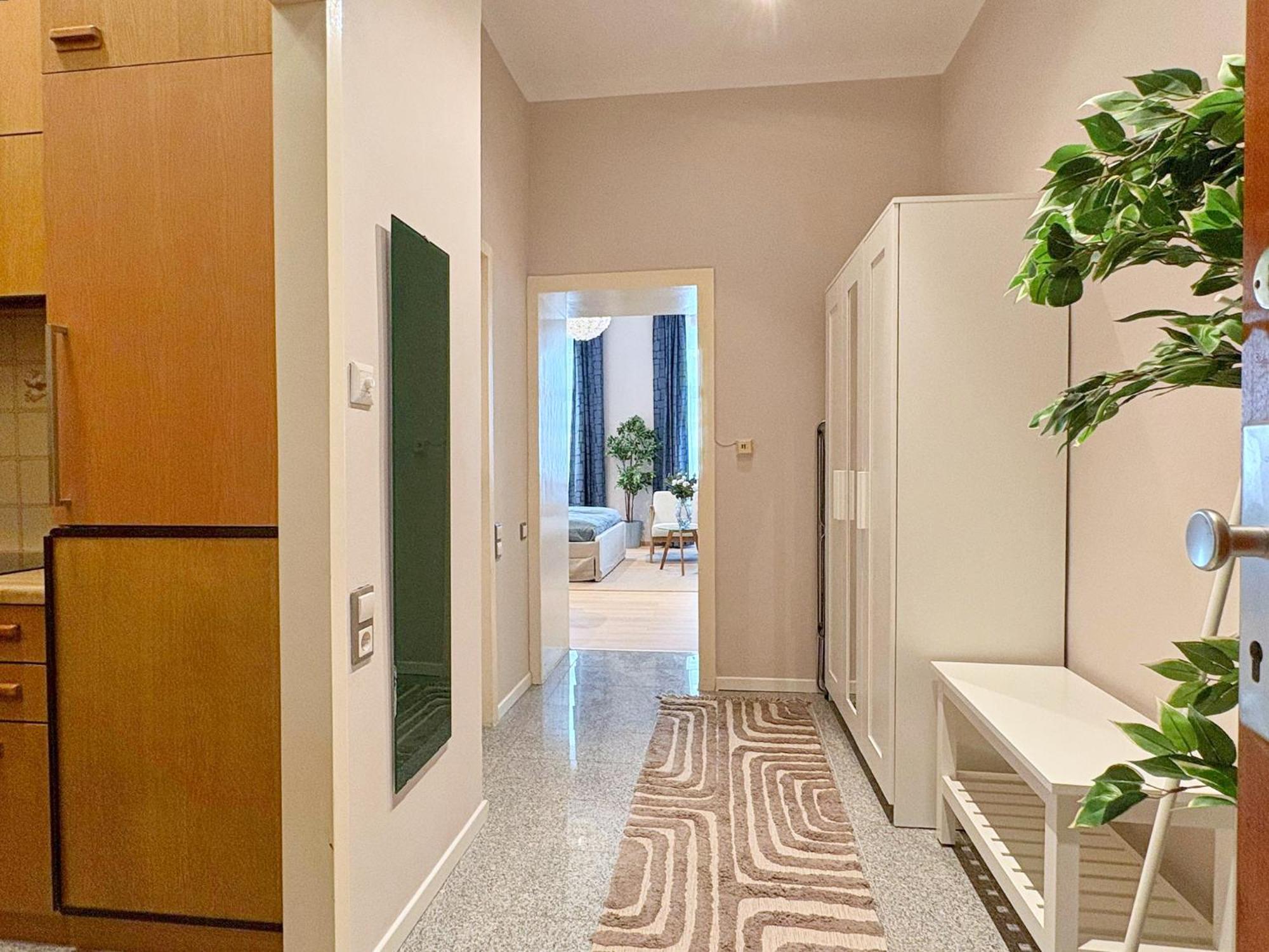 Spacious And Near Metro I Close To Parks I Akh Apartment Viena Exterior foto